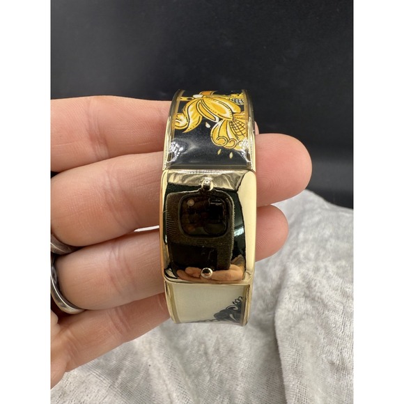 Chico's Bangle Bracelet Luna Status Print Black White Gold Tone 8" Signed - Picture 3 of 10